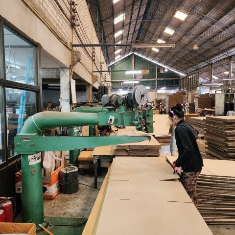 ผลิตกล่องลูกฟูกขั้นต่ำ 100 ใบ